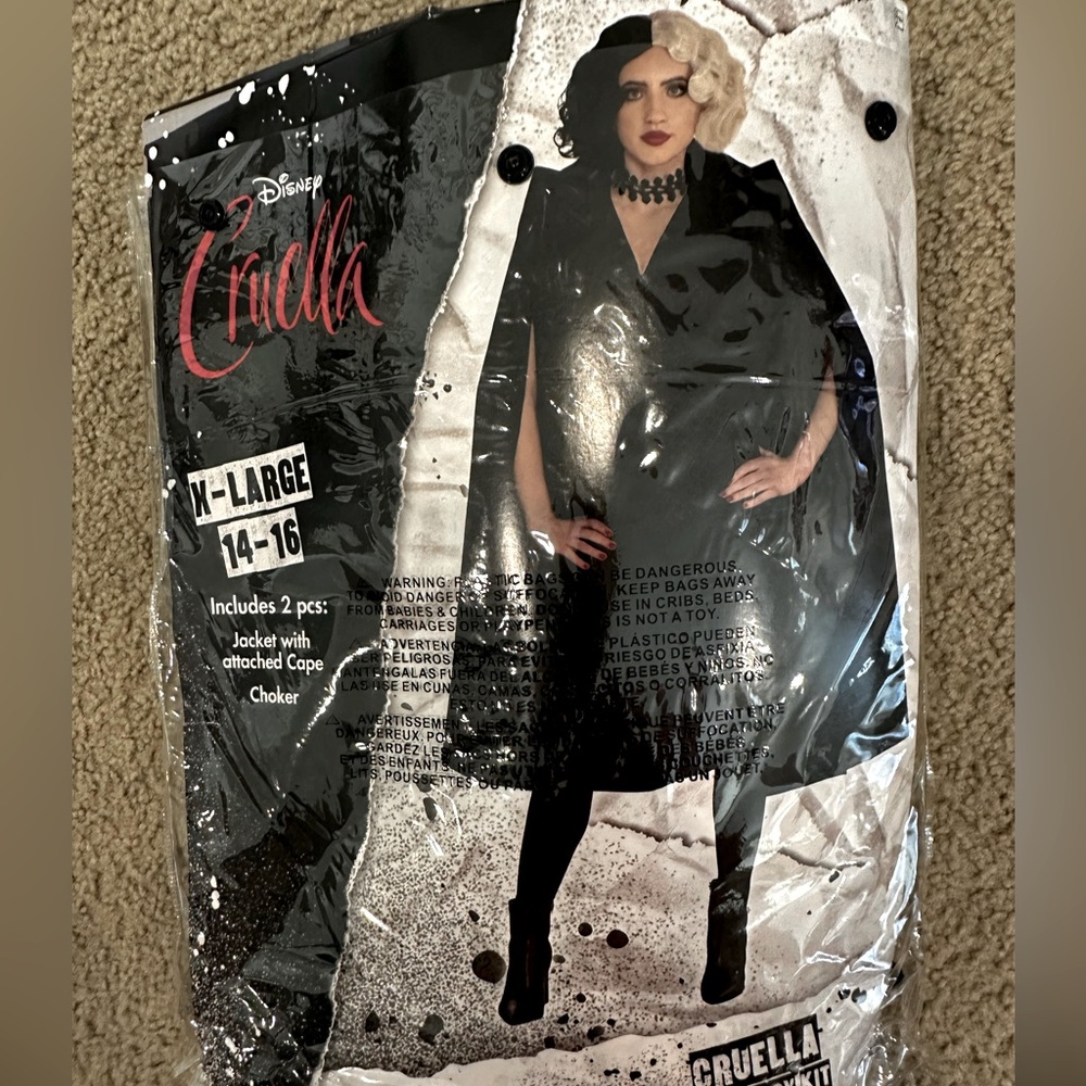 Disney cruella costume. Womens size XL 14-16. Only worn once.